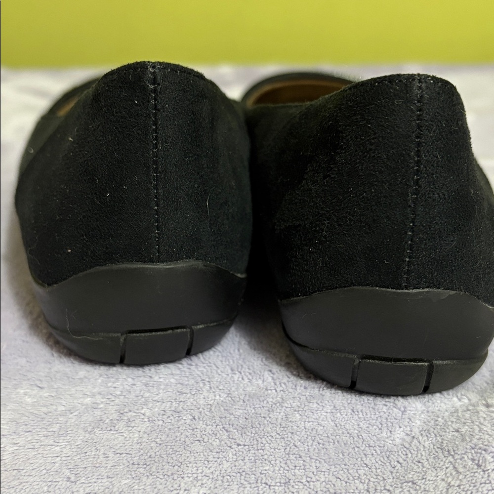 Life Stride Black Flats with Patent Accents - Picture 7 of 8